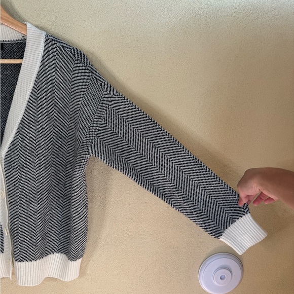 Witty Fox Black Cream Neutral Chevron Button Long Sleeve Cardigan Sweater L NWOT - Picture 3 of 8